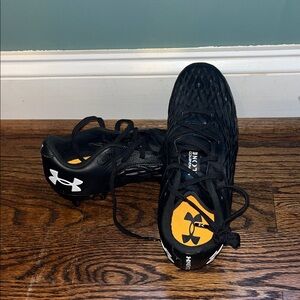 Under Armour Cleats Women’s Size 7.5
